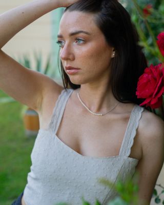 Objevte kouzlo korzetového topu Daydream v nádherné béžové barvě. Tento kousek, vyrobený ze 100% bavlny, přináší ženám...